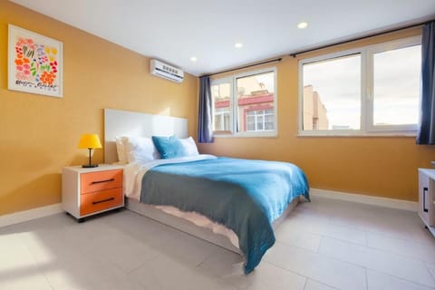 Bed, Photo of the whole room, Bedroom, air conditioner