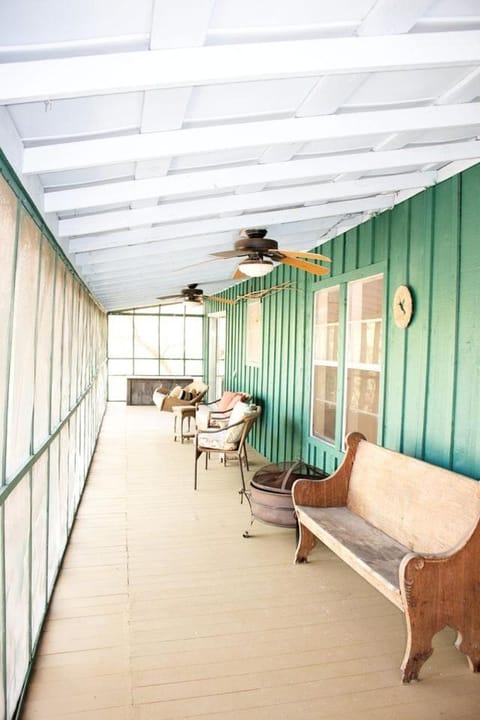 Group Cabin with Kayaks and Foosball Table in La Grange, Texas Cabin in Texas