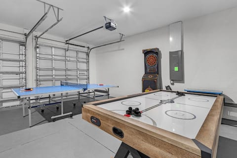 Fun And Adventurous Waterfront Retreat - Seven Island Retreat - Roelens Vacations House in Cape Coral