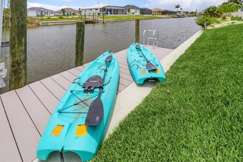 Fun And Adventurous Waterfront Retreat - Seven Island Retreat - Roelens Vacations House in Cape Coral