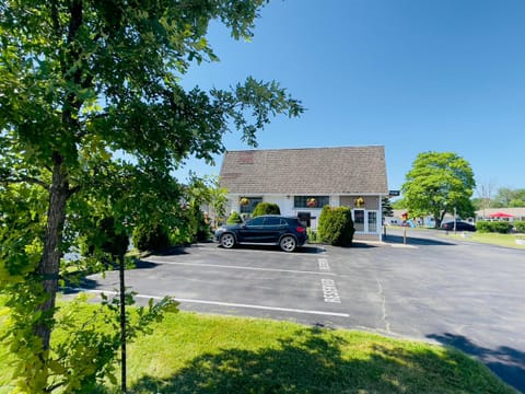 Holiday Home 7865LL House in Niagara Falls