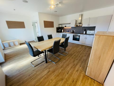Dining area, kitchen