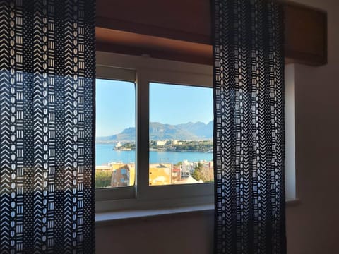 Natural landscape, View (from property/room), Balcony/Terrace, City view, Mountain view, Sea view