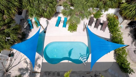 Home Sweet Holmes - Private Pool, Pet-Friendly, Steps to Beach on AMI House in Holmes Beach