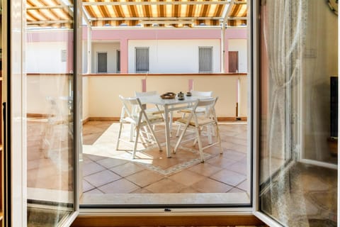 Balcony/Terrace, Dining area
