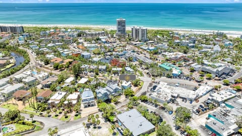 Tidal Wave - In Siesta Key Village, Pet Friendly, Private Pool! House in Siesta Beach