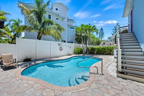 Low Tide – Pool, Pet Friendly, In SK Village - Walk Everywhere! House in Siesta Beach