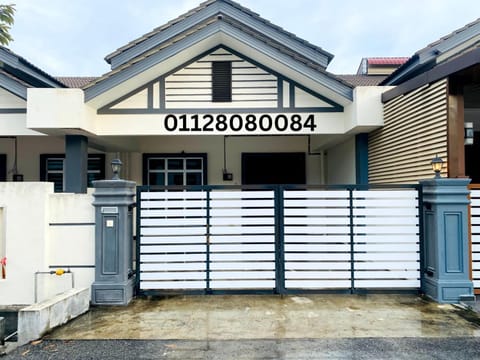 Property building, Facade/entrance, Day, Parking