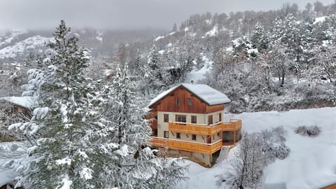 Chalet Serre Chevalier 160m2 9 pers - Sauna, 5 chambres Chalet in Saint-Chaffrey