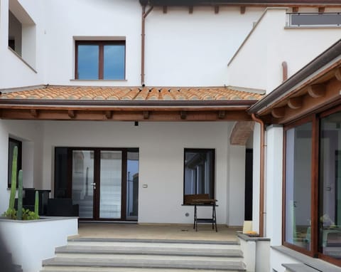 Property building, Balcony/Terrace