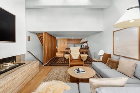 Crestwood 1114 Premier 3 Bedroom plus Loft House in Snowmass Village