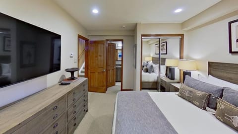 Crestwood 1115 Premier 3 Bedroom plus Loft House in Snowmass Village