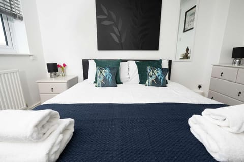 Comfortable 2 Bedroom Home with Parking in Taunton House in Taunton