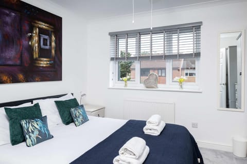 Comfortable 2 Bedroom Home with Parking in Taunton House in Taunton