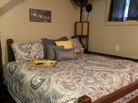 Rustic Getaway Cabin in the Historic District of Ingram, Texas Cabin in Ingram