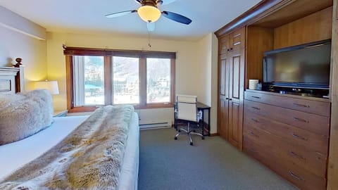 Crestwood 1207 Deluxe 3 Bedroom plus Loft House in Snowmass Village