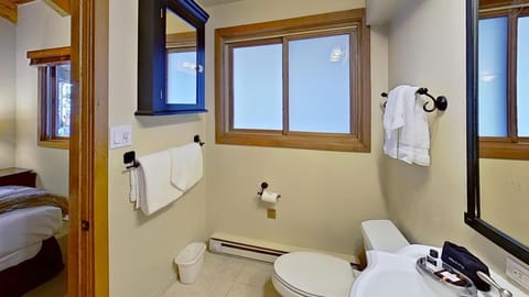 Crestwood 1207 Deluxe 3 Bedroom plus Loft House in Snowmass Village