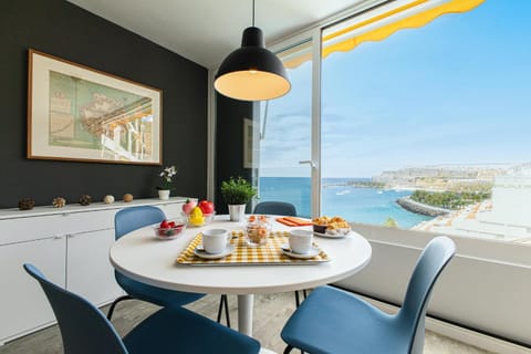 Dining area, Mountain view, Sea view