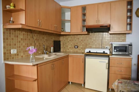 Taverna Hotel Iliri - Dardhe Country House in North Macedonia