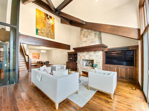 2744 The Cove! Modern Luxury Townhome with Hot Tub, Pool, Private Elevator, and Shuttle to the Slopes! by SkyRun Park City House in Snyderville