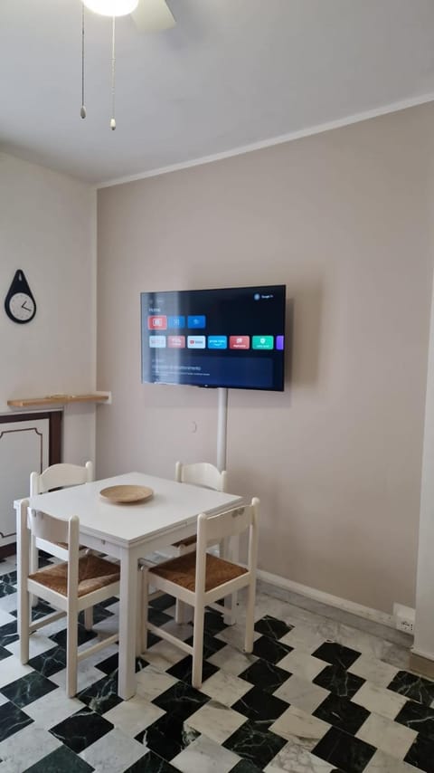 TV and multimedia, Dining area
