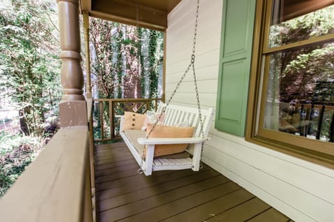 Patio, View (from property/room), Balcony/Terrace