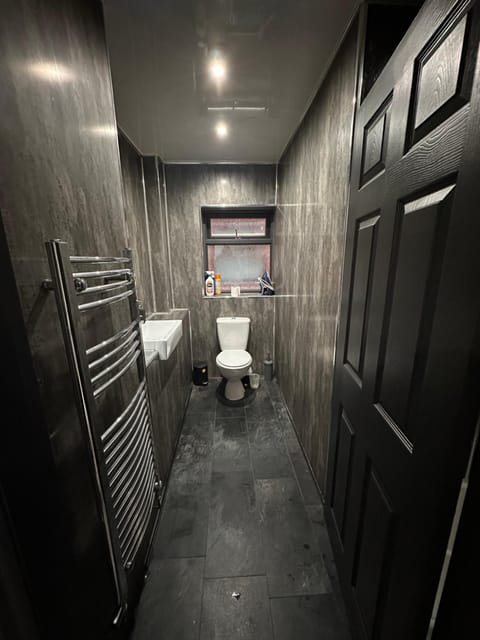 2 Double Bedrooms 1 Bathroom Near Train Station Bed and Breakfast in Birmingham