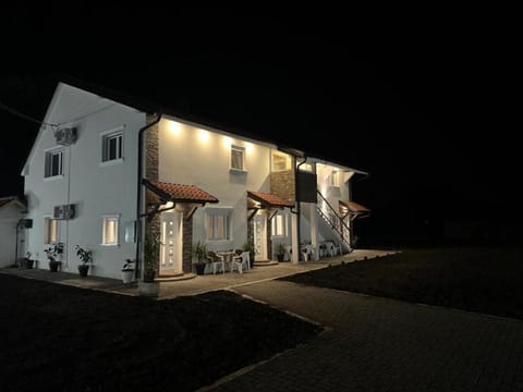 Mariachi Surčin Apartment in Belgrade