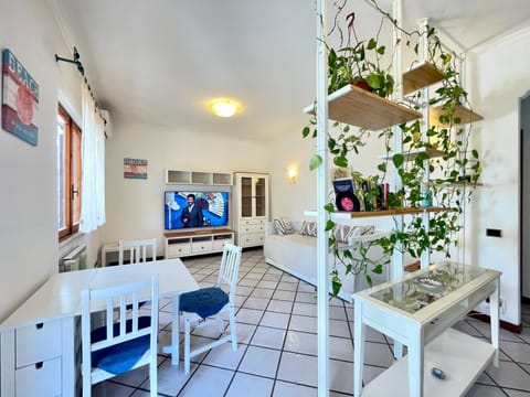 TV and multimedia, Living room, Dining area