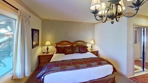 Crestwood 3102 Standard 3 Bedroom Plus Loft House in Snowmass Village