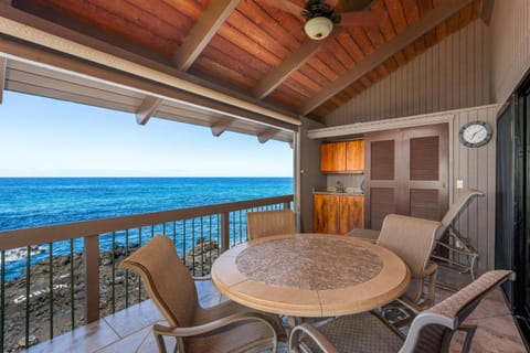 Big Island Kanaloa at Kona 2003 by Coldwell Banker Island Vacations Apartment in South Kona