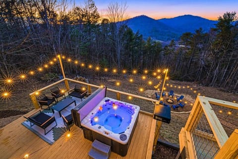 BLACK BEAR RIDGE Charming Pet-Friendly Getaway House in Swannanoa