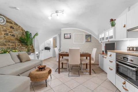 Kitchen or kitchenette, Living room, Dining area