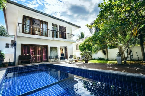 Property building, Facade/entrance, Pool view, Swimming pool