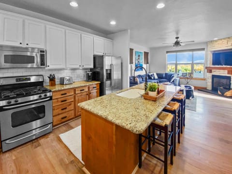 5410 Cross Country Mountain Ski Getaway with Hot Tub Pool! by SkyRun Park City House in Summit Park