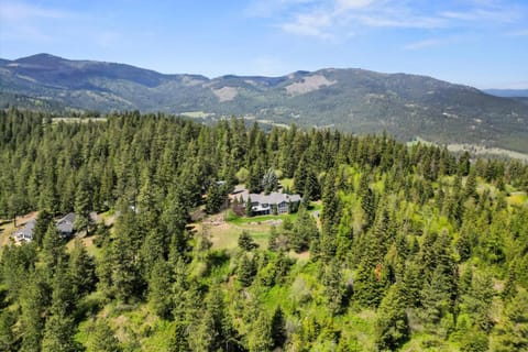Eagle View Retreat House in Kootenai County