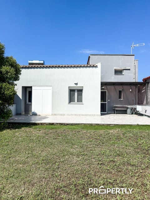 Property building, Day, Parking