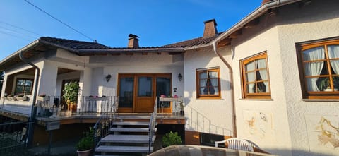 Property building, Facade/entrance, Balcony/Terrace