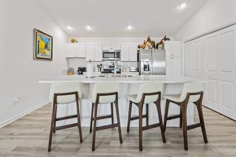 3-2 Patio Villa BEST VALUE Villa in Leesburg