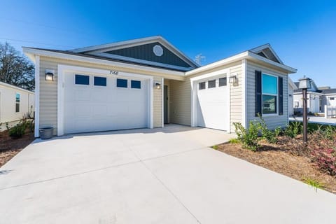 3-2 Patio Villa BEST VALUE Villa in Leesburg