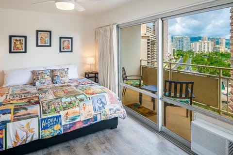 Ilima Suite at The Ilikai - Short Walk to Beach House in Honolulu