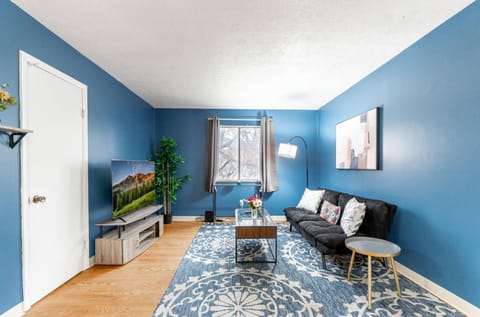 TV and multimedia, Living room, Photo of the whole room, Seating area