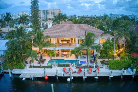 Fort Lauderdale Mansion with Private Pool & Hot Tub - Perfect for Families House in Fort Lauderdale