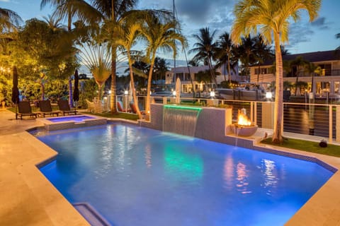 Fort Lauderdale Mansion with Private Pool & Hot Tub - Perfect for Families House in Fort Lauderdale