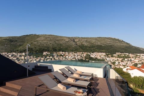 Modern Villa in Dubrovnik with Infinity Rooftop Pool Villa in Dubrovnik