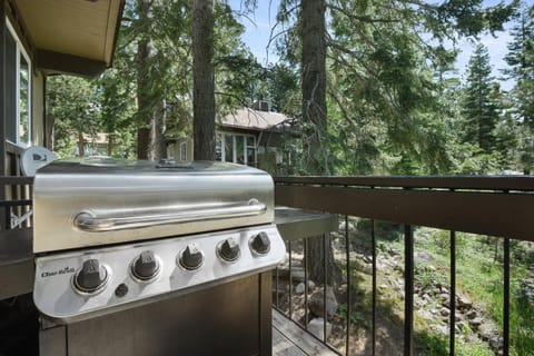 Tahoe City Getaway Minutes from Lake and Activities House in Dollar Point