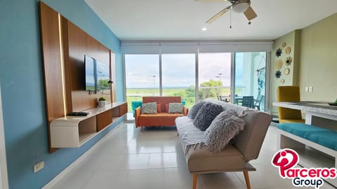 Natural landscape, TV and multimedia, Living room, Seating area