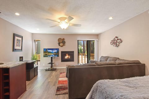 Kings Run Retreat Patio House in Tahoe Vista