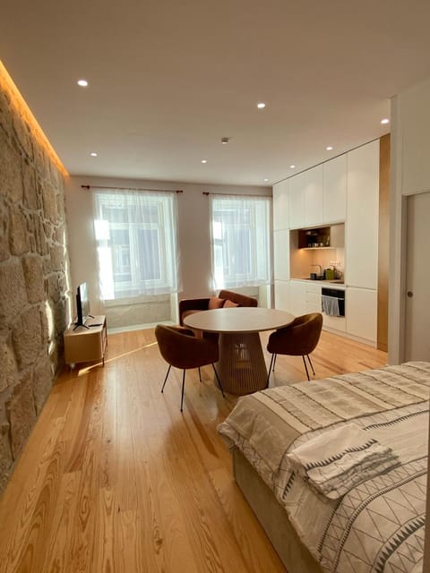 Bed, Living room, Photo of the whole room, Dining area, Bedroom