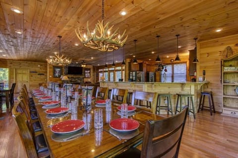 Grand View Lodge, free tickets, no catch! House in Pigeon Forge